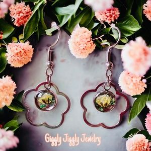 Pressed flower earrings